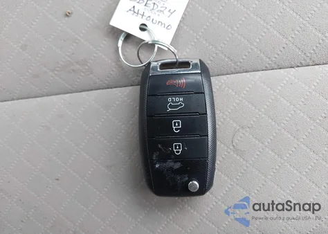 2018 Kia Sorento 2.4L Lx z USA, uszkodzony, nr VIN 5XYPGDA33JG349093